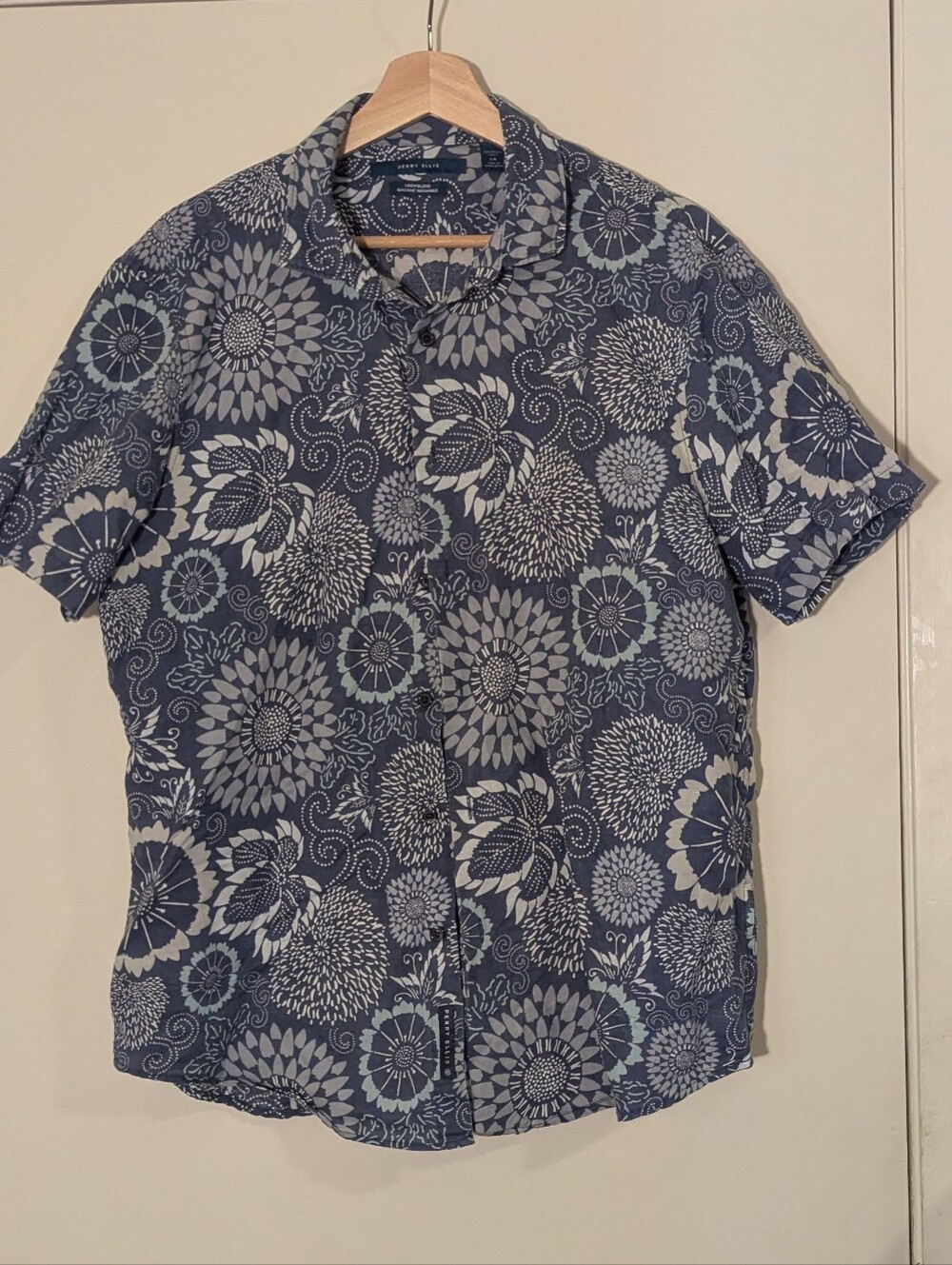 Perry Ellis Navy and White Floral Linen Blend Short-Sleevr Shirt, L